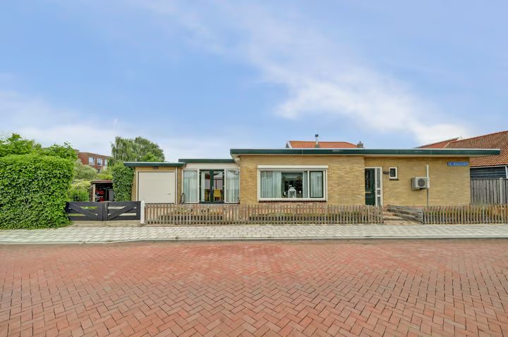 Dokter Maasstraat 2, Colijnsplaat