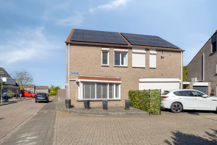 Nierslaan 56, Helmond