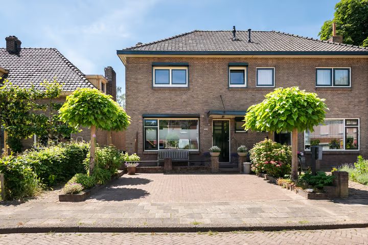 Burgemeester Nahuyssingel 31, Doesburg