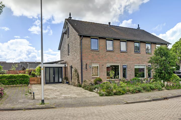 Jan van Dieststraat 6, Vollenhove