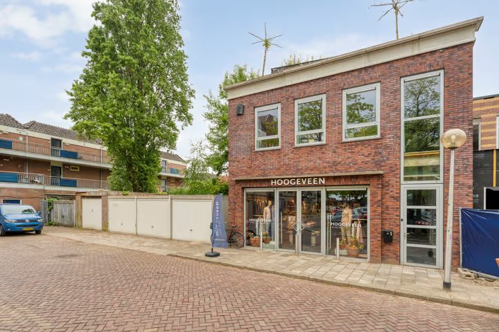 Israel Emanuelplein 1, Hardenberg