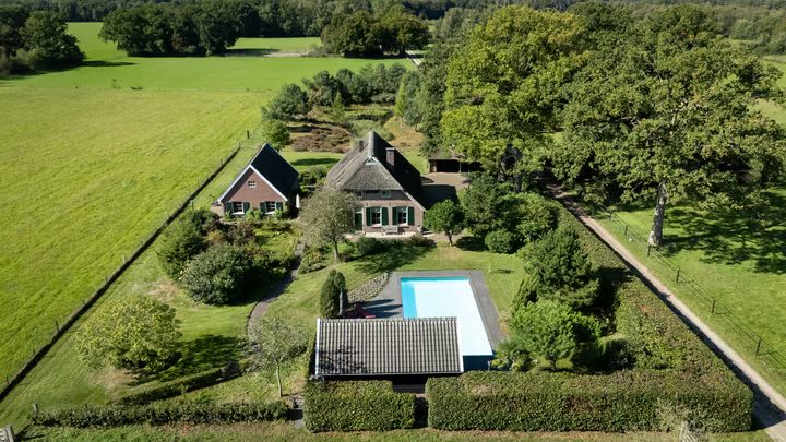 Lage Veenweg 9, Emst