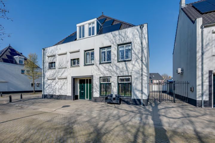 Thornerstraat 11, Sprundel