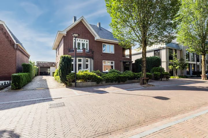 Stationsstraat 2, Mill