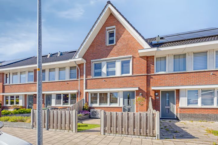 Burgemeester Avisstraat 38, Midwoud