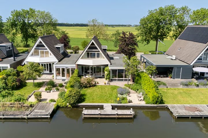 Eastwei 42, Uitwellingerga