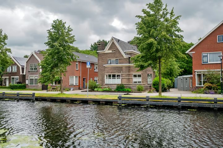 het Kanaal 8, Assen