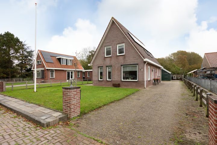 Waaxenserweg 11, Lollum