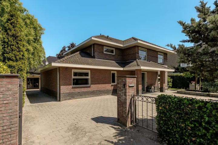 Den Essenburg 11, Lelystad