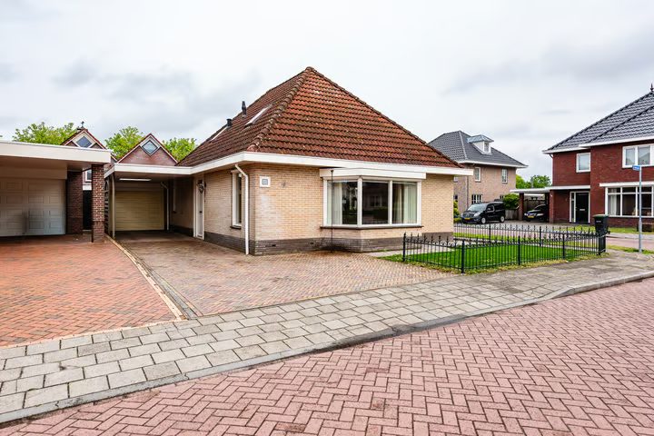 Valeriaan 21, Westerhaar-Vriezenveensewijk