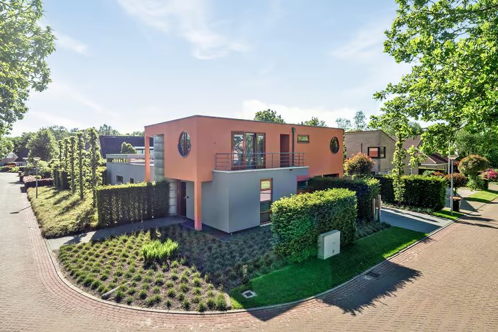 Draagsteen 8, Borger