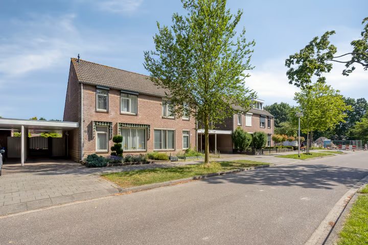 Ruusbroeclaan 125, Helmond