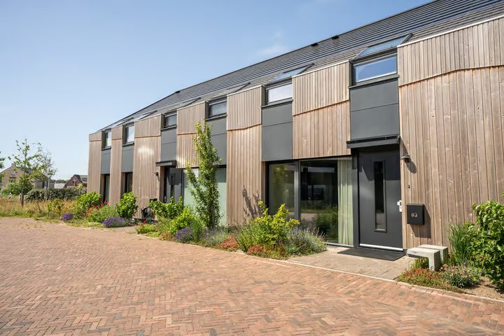 Vuurvlinder 83, Den Burg
