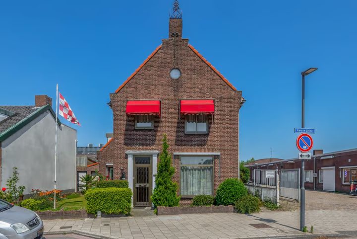 Eerste Zeine 118, Waalwijk
