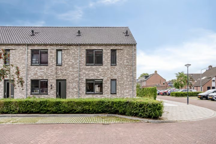 Zilverberg 23, Made