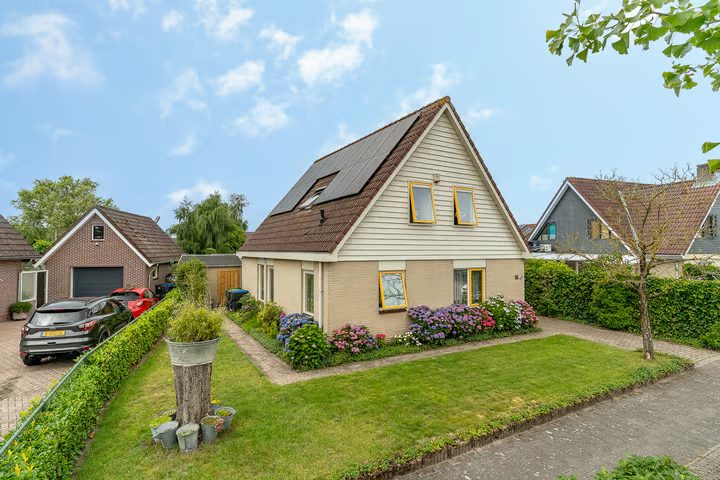 Korenbloem 16, Elburg