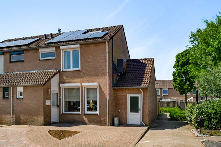 Stuksbeemden 17, Horst