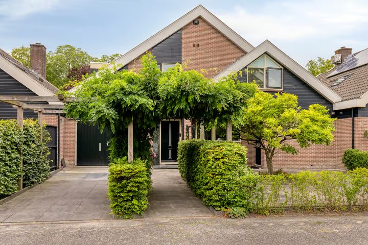 Langetuin 3, Zwaag