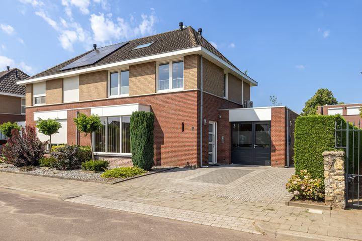 Sint Gertrudisstraat 2, Maasbracht