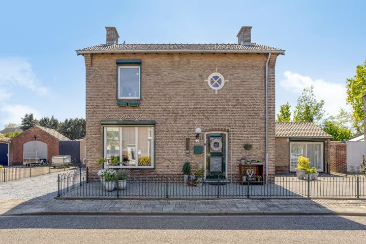 Burgemeester Beerenbroekstraat 46, Roermond