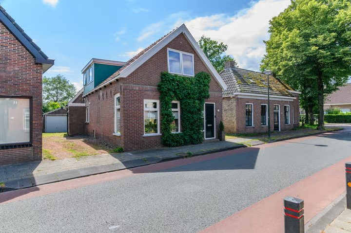 De Buorren 82, Lippenhuizen