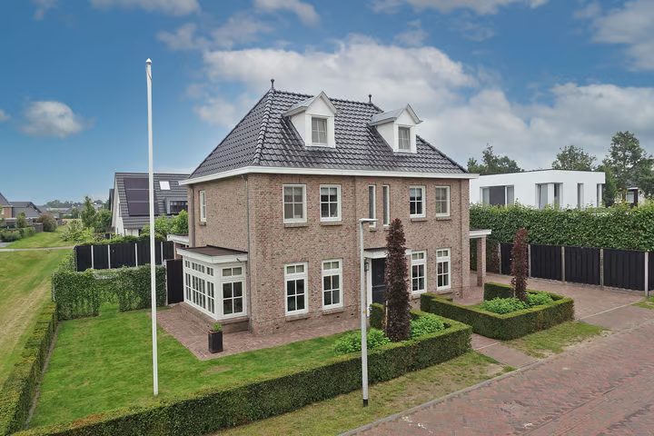 Leeghwaterlaan 1, Almelo