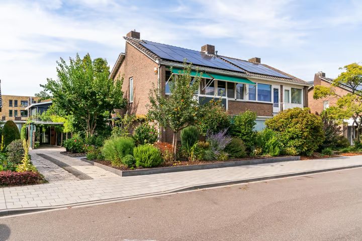 Dunantstraat 18, Geleen