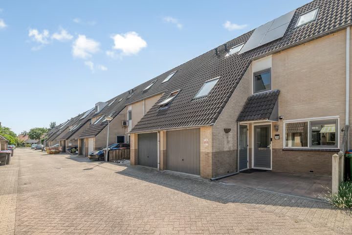 Neckarstraat 6, Lelystad