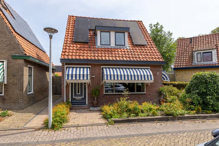 Altoenaestraat 6, St.-Annaparochie