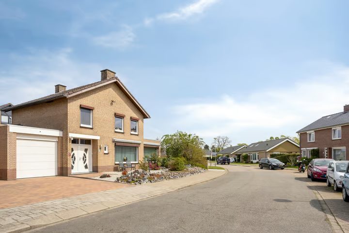 Spitsstraat 8, Maasbracht