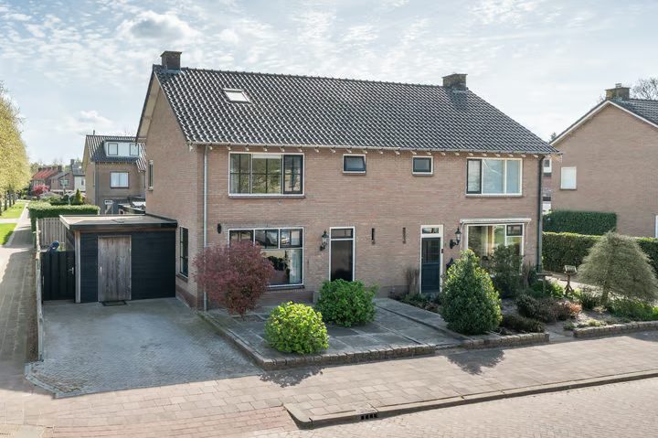 Beukenlaan 1, Garderen