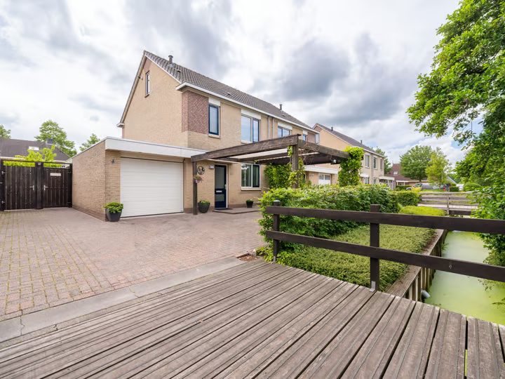 Eendekroos 66, Drachten