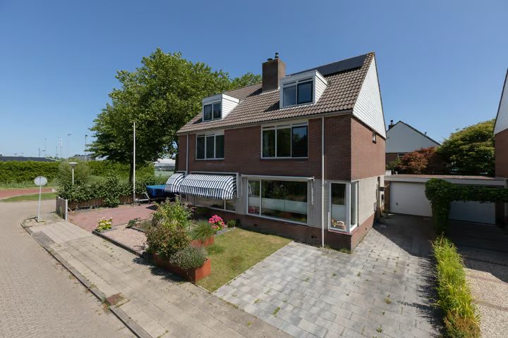 Kaar 3, Sneek