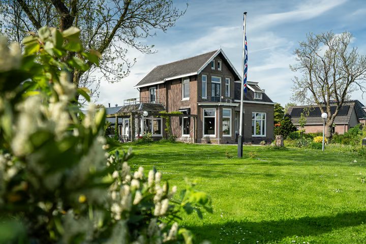 Betterwird 12, Dokkum