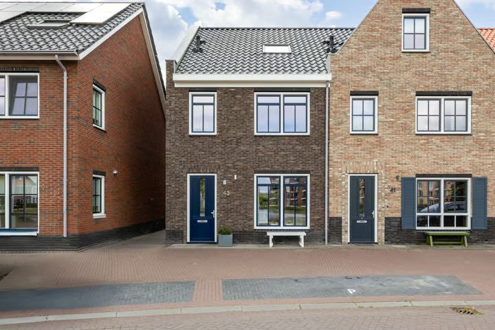 De Oanrin 43, Leeuwarden