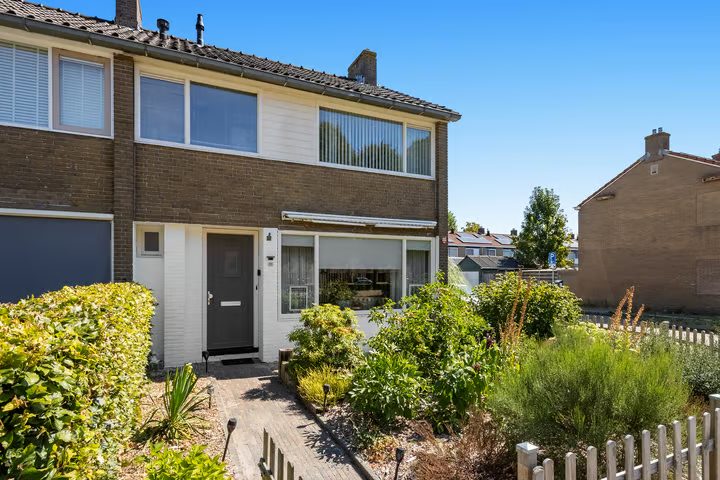 De Geeuw 12, Drachten