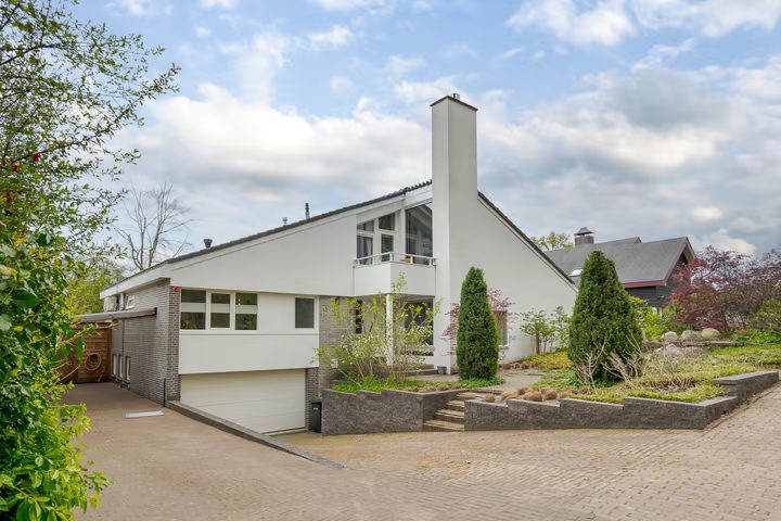Berg en Bos 32, Hattem