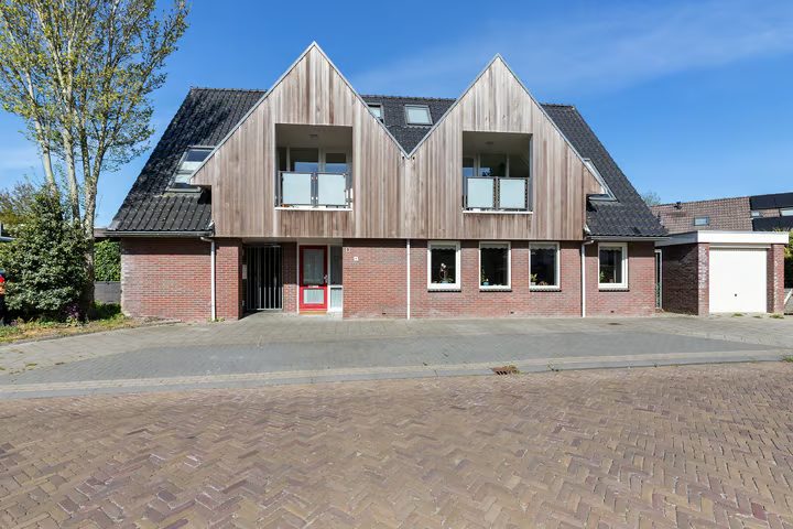 Kade 8, Sint Nicolaasga