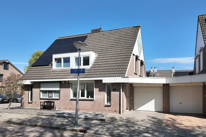 Troelstrastraat 4, Dinteloord