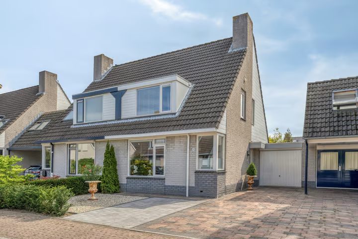 Arnold van Lieropstraat 48, Steenbergen (NB)