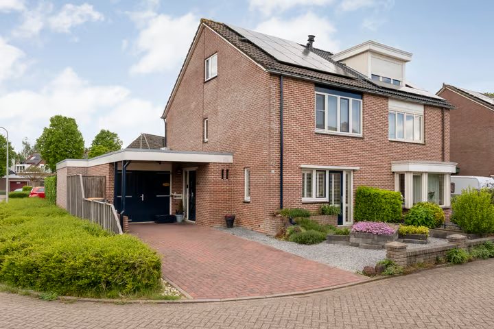 Zwaluw 12, Raalte