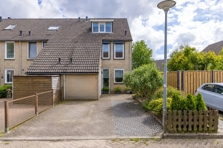 Groenkampen 64, Assen
