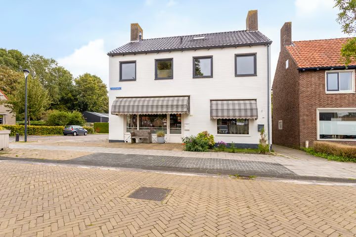 Korte Omgang 1, Bant