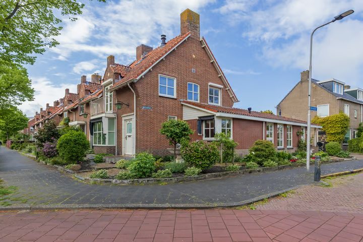 Oranjelaan 108, Lisse