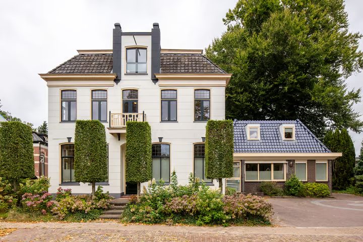 Brink 21, Gieten