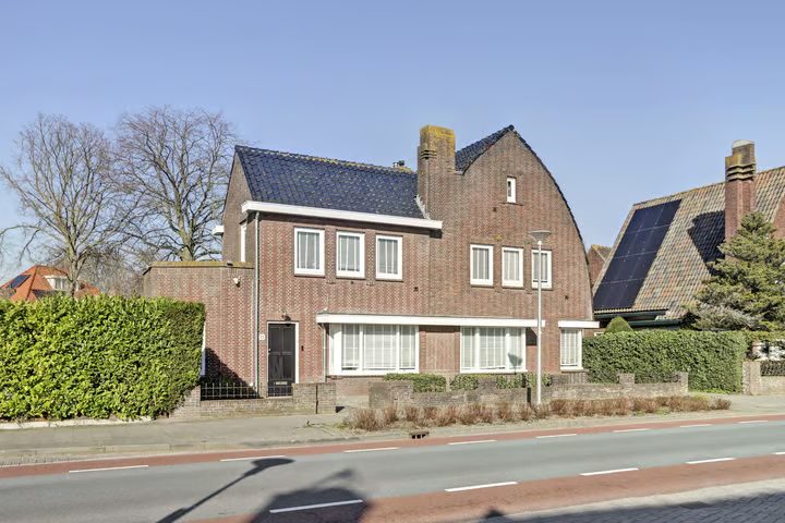 Burgemeester van Loonstraat 73, Steenbergen (NB)