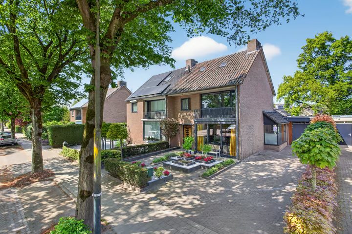 Julianalaan 14, Hapert