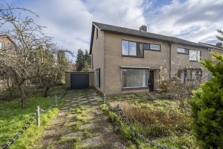 Koninginneweg 1, Zuid-Beijerland