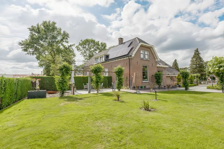 Hoogstraat 2, Toldijk