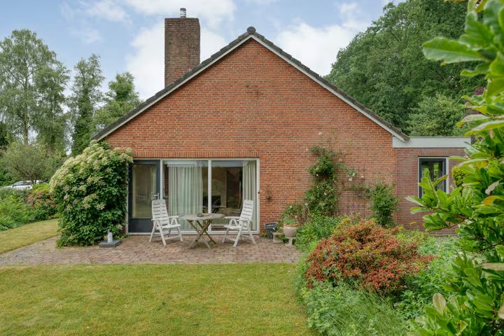 Duindoorn 38, Emmen